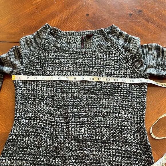 Heart N Crush Black and Gray Knit Tunic Sweater Womans Size Medium - Picture 7 of 8